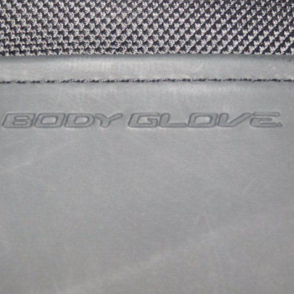 Body Glove Black  Soft Shell CD / DVD Storage Wallet 32 Disc Capacity - Picture 4 of 8